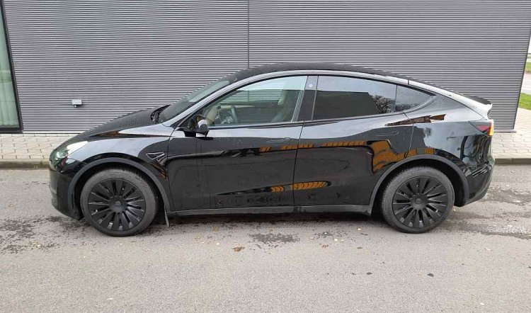 Tesla Model Y autorent Bolt Tallinn