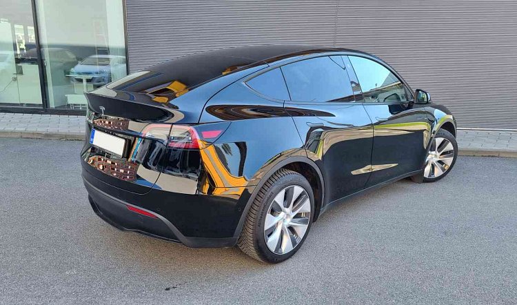 Tesla Model Y car rent Bolt Tallinn